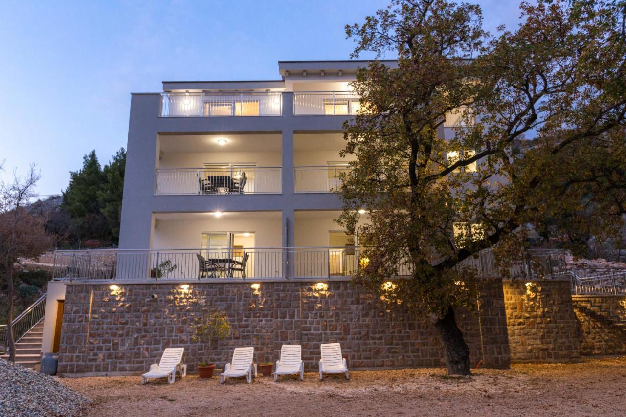 Apartmani Villa Paulo Starigrad Paklenica Dış mekan fotoğraf
