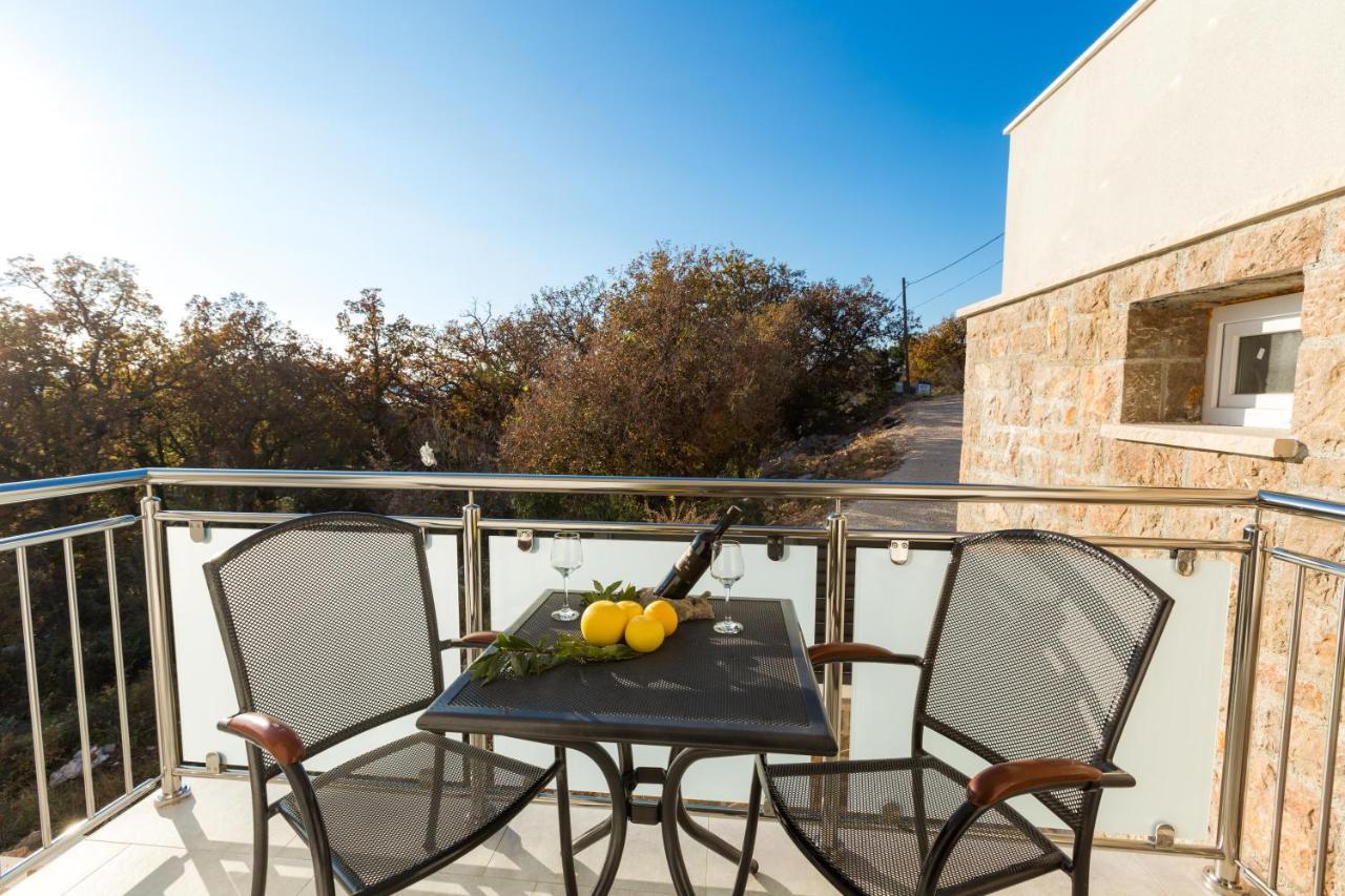 Apartmani Villa Paulo Starigrad Paklenica Dış mekan fotoğraf