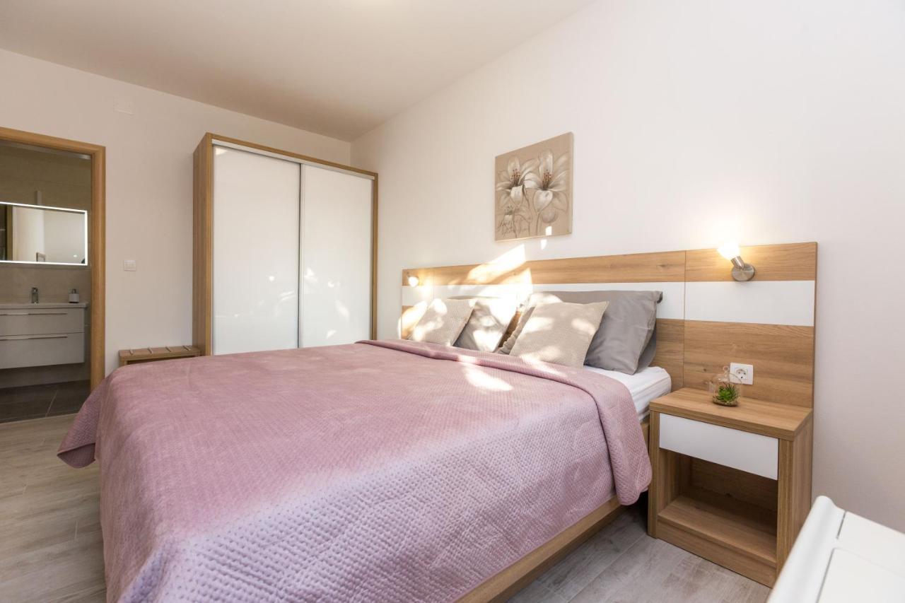 Apartmani Villa Paulo Starigrad Paklenica Dış mekan fotoğraf