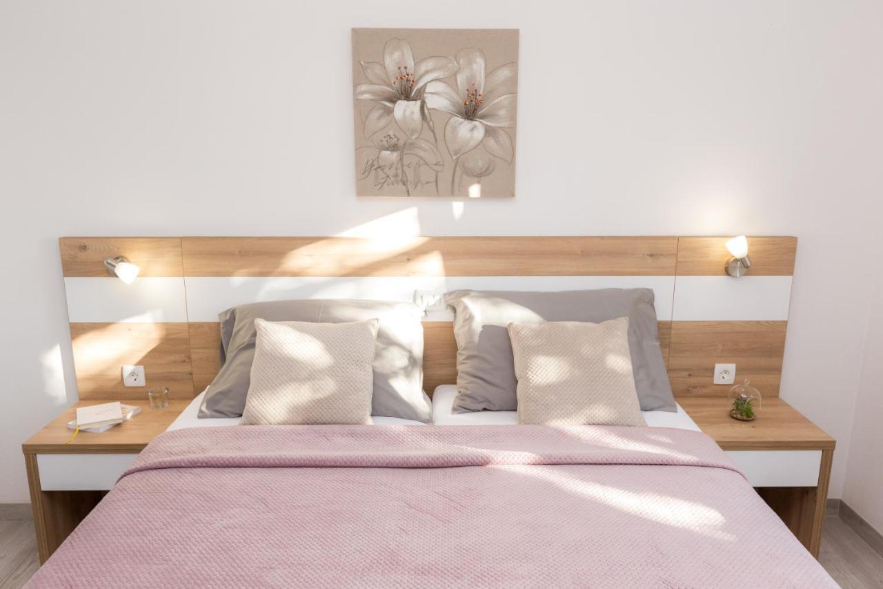 Apartmani Villa Paulo Starigrad Paklenica Dış mekan fotoğraf