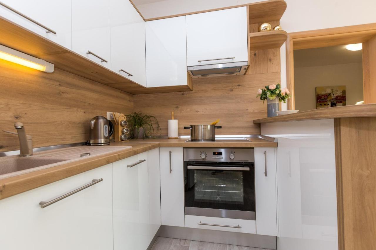 Apartmani Villa Paulo Starigrad Paklenica Dış mekan fotoğraf