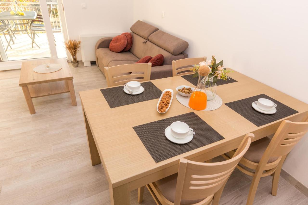 Apartmani Villa Paulo Starigrad Paklenica Dış mekan fotoğraf