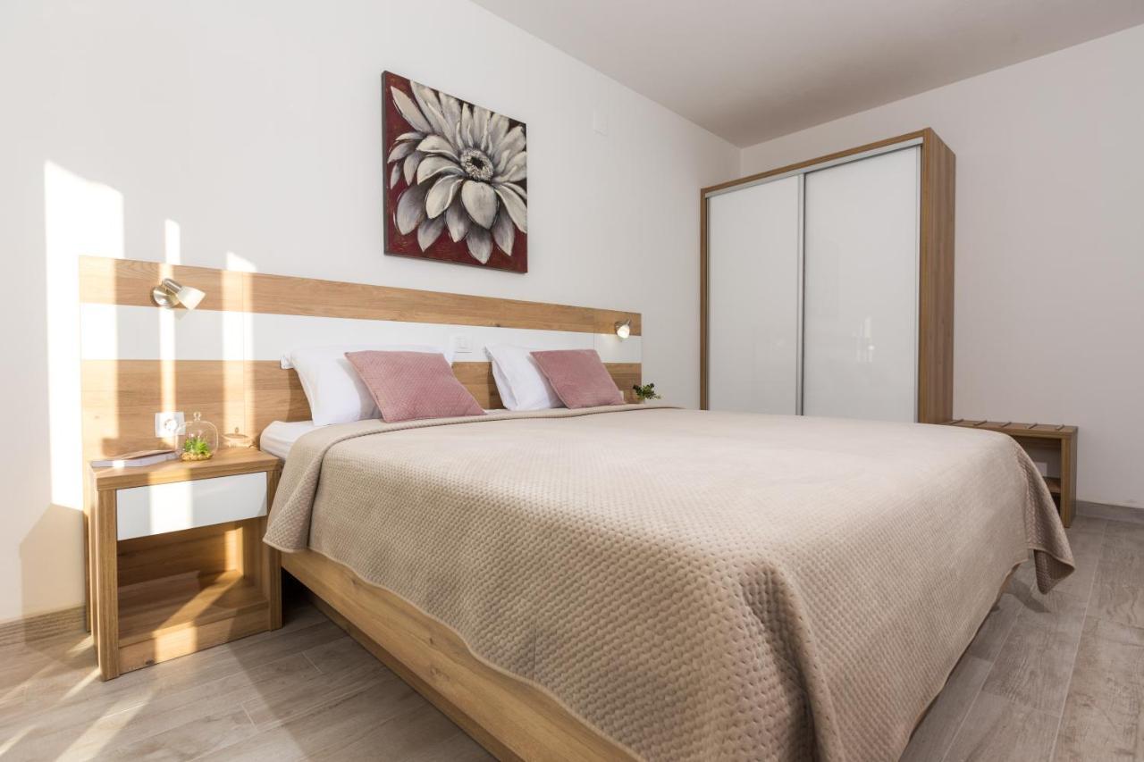 Apartmani Villa Paulo Starigrad Paklenica Dış mekan fotoğraf