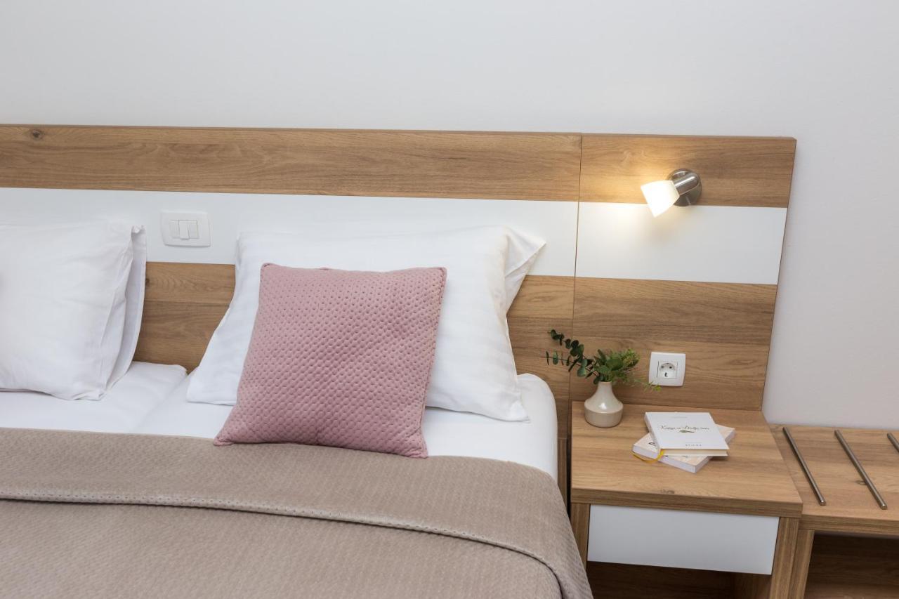 Apartmani Villa Paulo Starigrad Paklenica Dış mekan fotoğraf