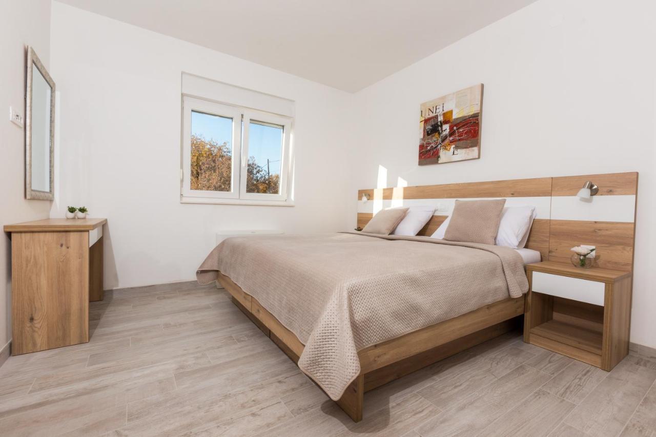 Apartmani Villa Paulo Starigrad Paklenica Dış mekan fotoğraf