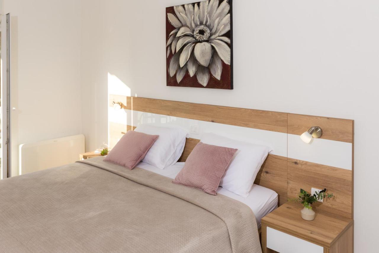 Apartmani Villa Paulo Starigrad Paklenica Dış mekan fotoğraf