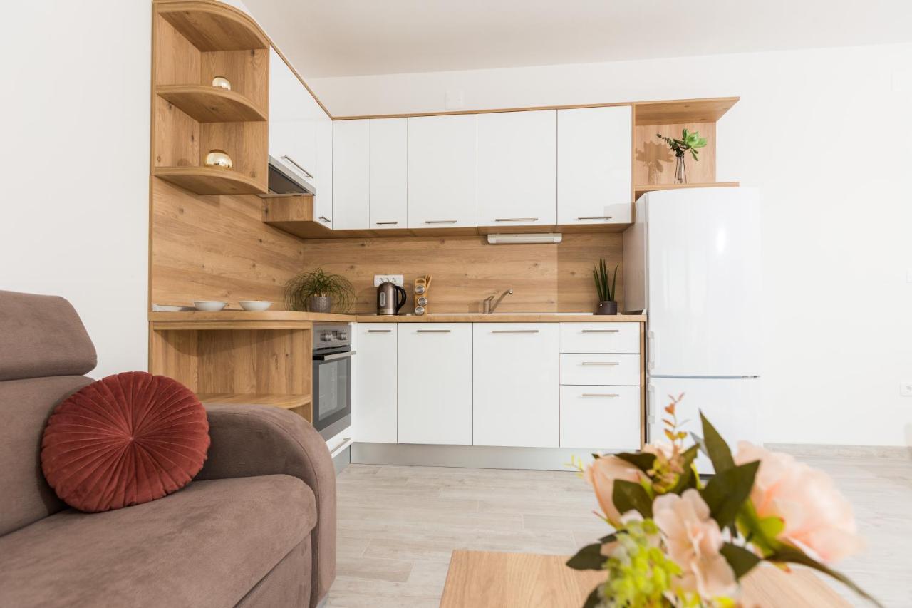 Apartmani Villa Paulo Starigrad Paklenica Dış mekan fotoğraf