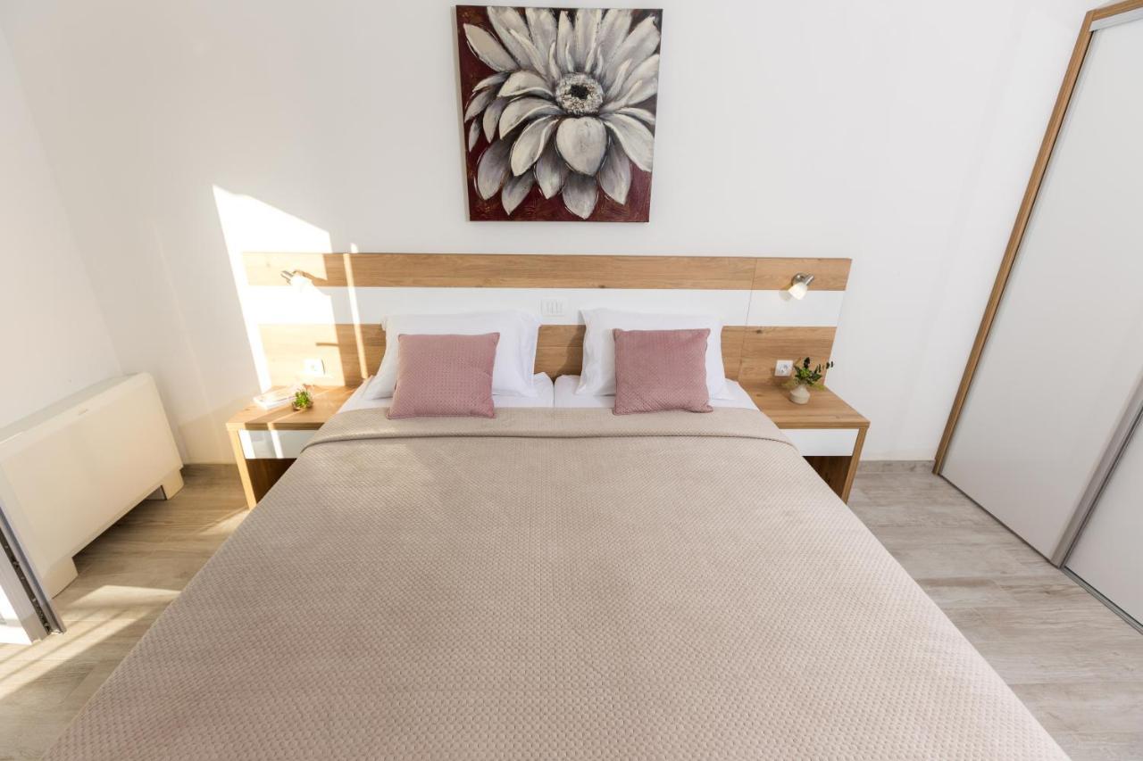 Apartmani Villa Paulo Starigrad Paklenica Dış mekan fotoğraf