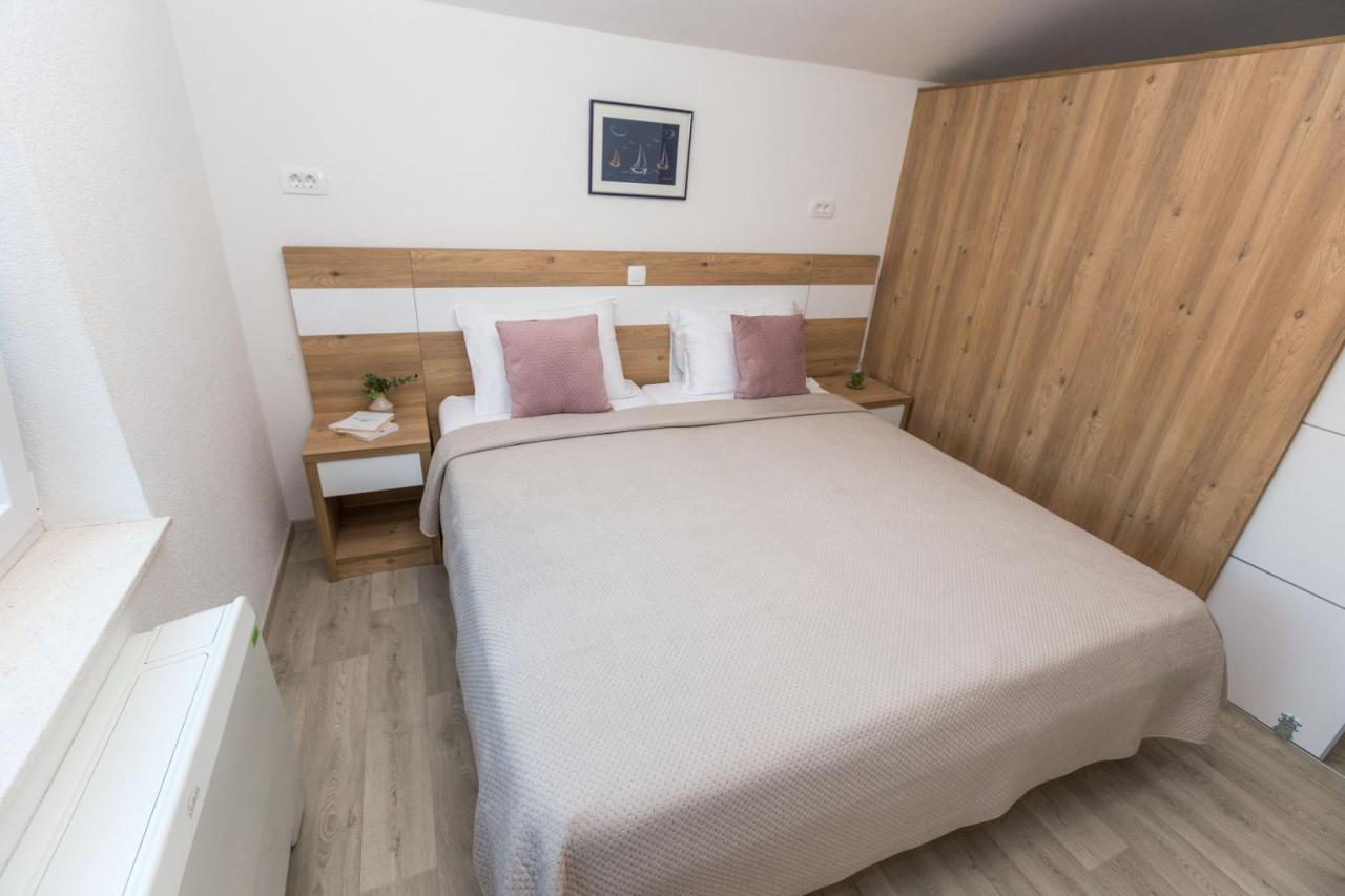 Apartmani Villa Paulo Starigrad Paklenica Dış mekan fotoğraf