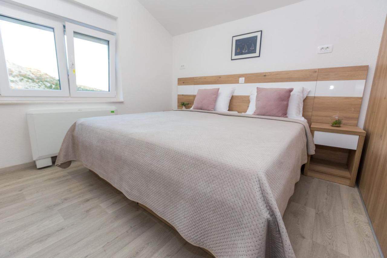 Apartmani Villa Paulo Starigrad Paklenica Dış mekan fotoğraf