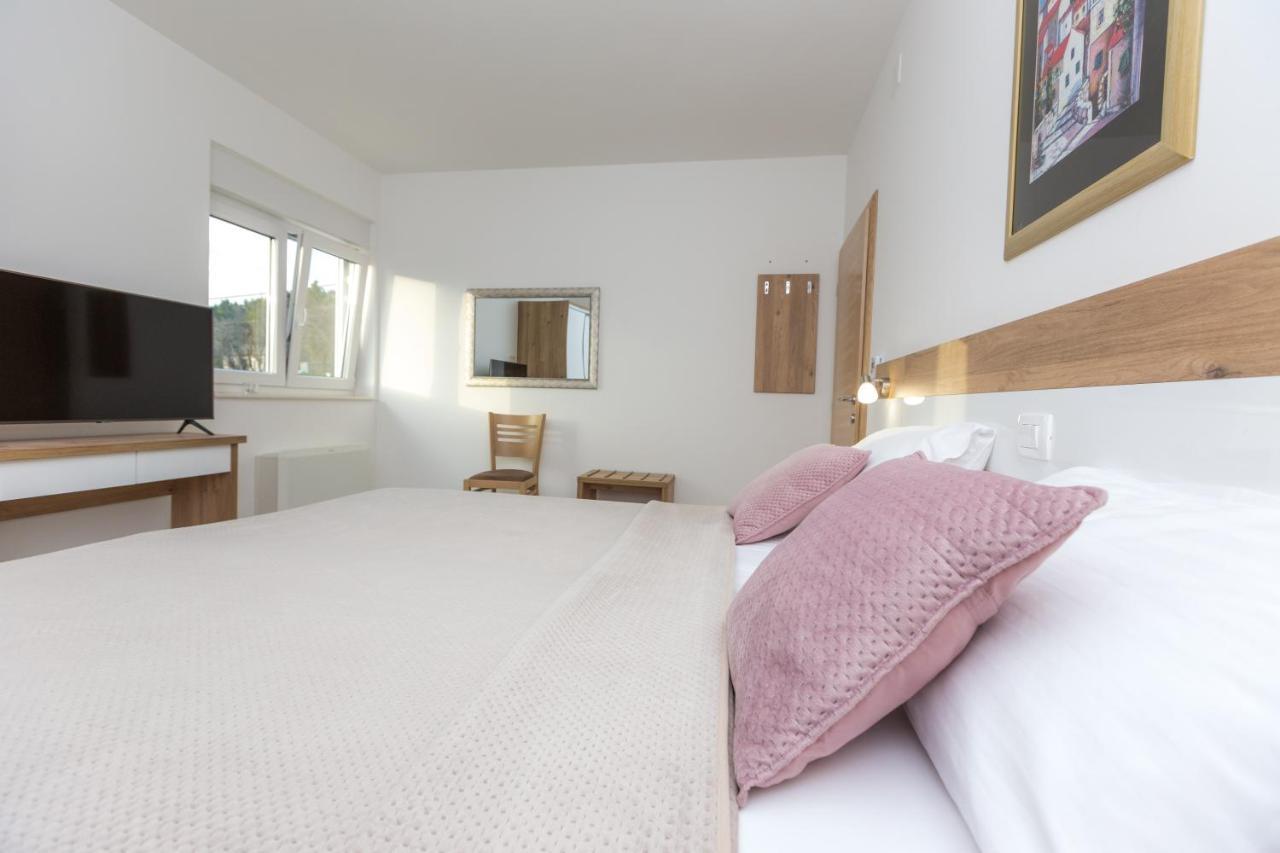 Apartmani Villa Paulo Starigrad Paklenica Dış mekan fotoğraf