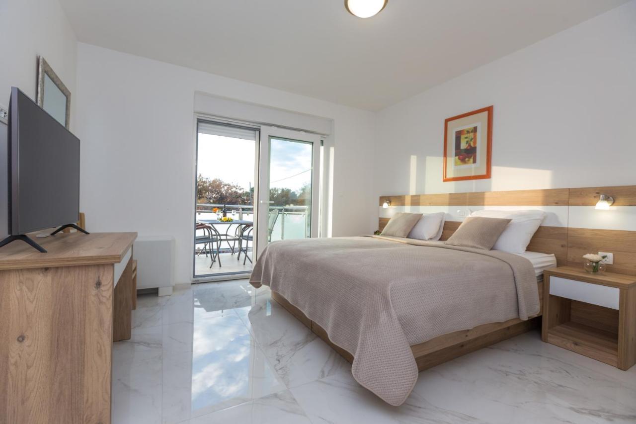 Apartmani Villa Paulo Starigrad Paklenica Dış mekan fotoğraf