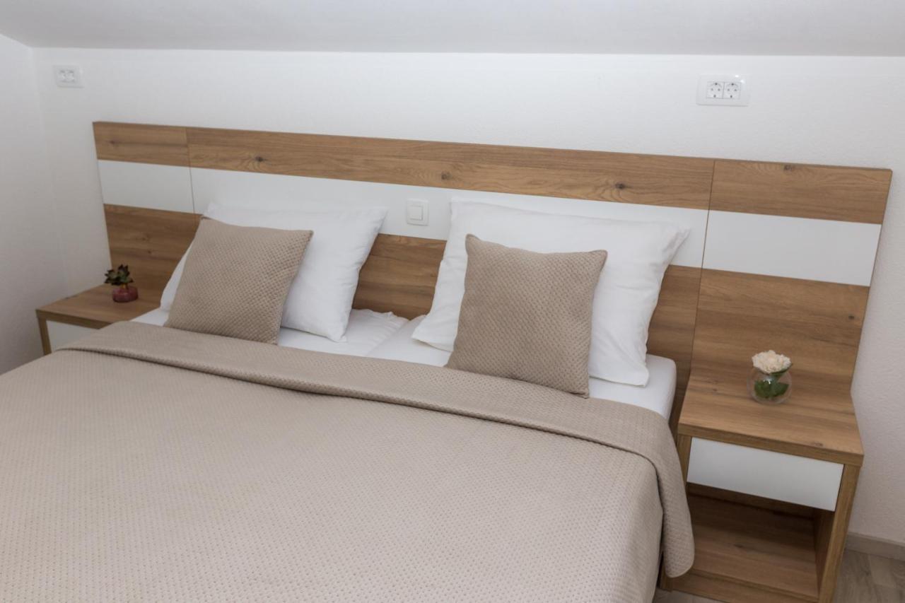 Apartmani Villa Paulo Starigrad Paklenica Dış mekan fotoğraf