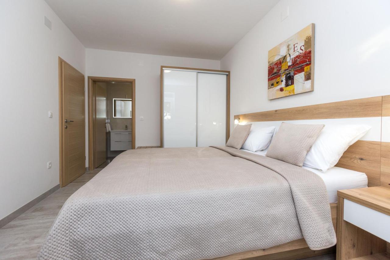 Apartmani Villa Paulo Starigrad Paklenica Dış mekan fotoğraf
