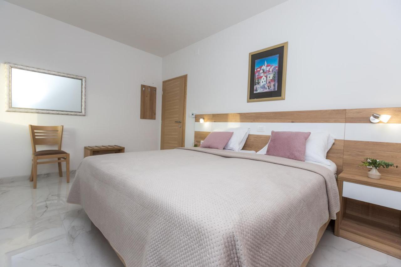 Apartmani Villa Paulo Starigrad Paklenica Dış mekan fotoğraf