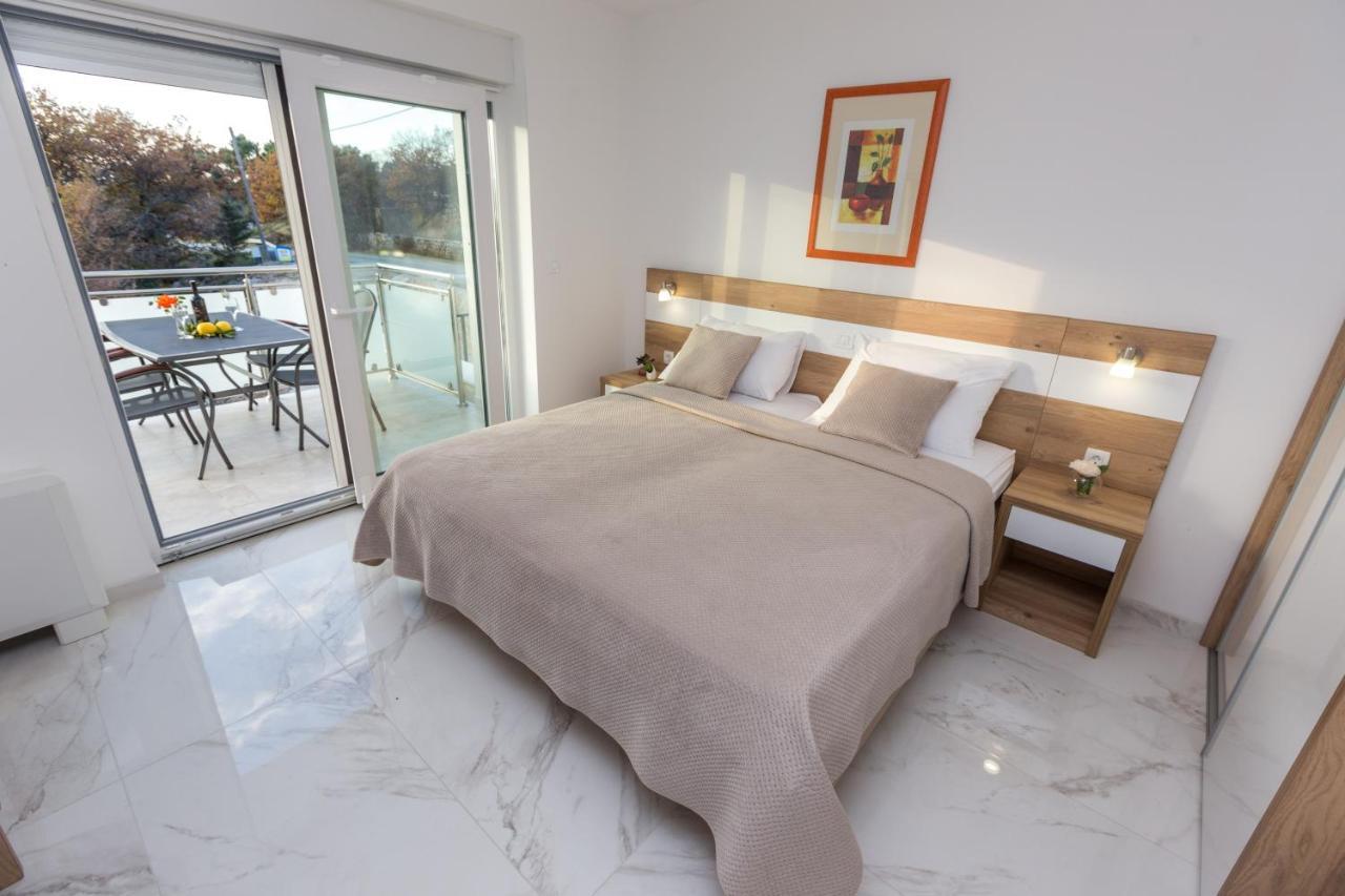 Apartmani Villa Paulo Starigrad Paklenica Dış mekan fotoğraf