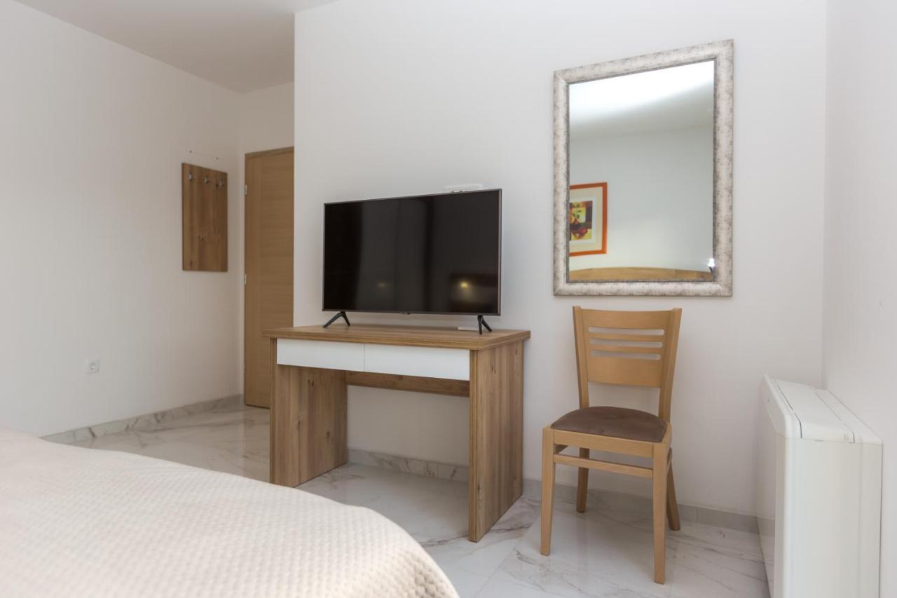 Apartmani Villa Paulo Starigrad Paklenica Dış mekan fotoğraf
